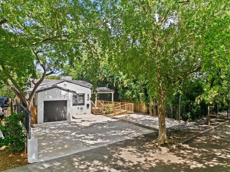 Primary Photo Of 5981 NE 6th Ave, Miami Office For Sale