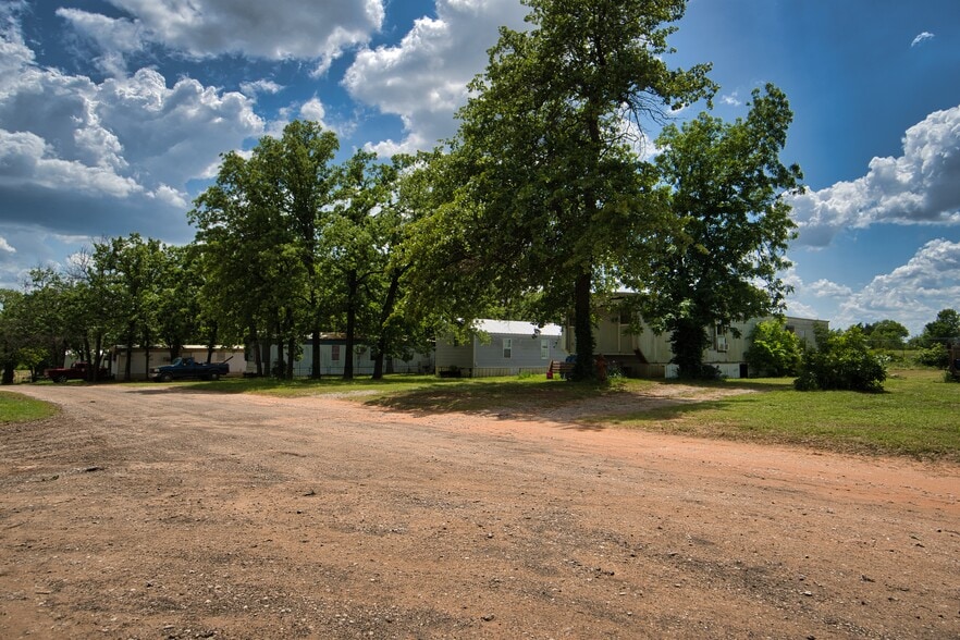 More Photos Of 347203 US Route 66 Hwy, Chandler Trailer Camper Park For Sale