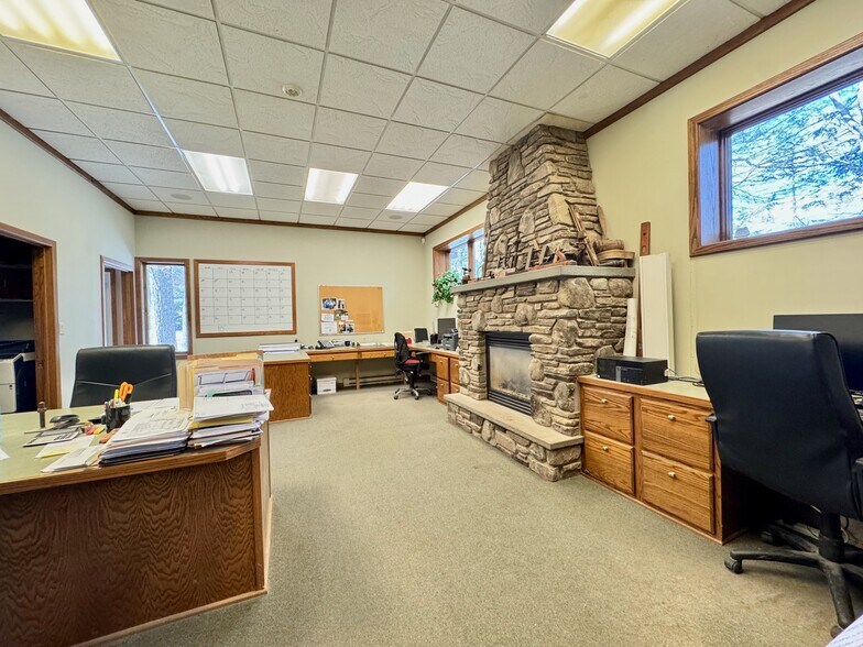 More Photos Of 424 PA-390, Tafton Flex For Sale