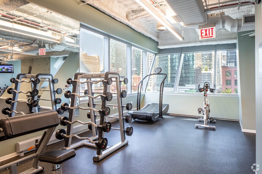 More Photos Of 150 N Riverside Plz, Chicago Office For Lease