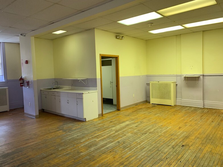 More Photos Of 238 Berkeley Ave, Newark Daycare Center For Sale