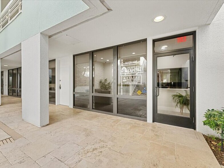 More Photos Of 2295 NW Corporate Blvd, Boca Raton Office Residential For Lease
