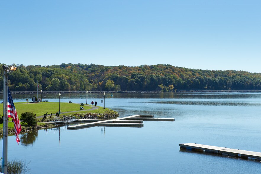 More Photos Of 7 Main St, Catskill General Retail For Sale