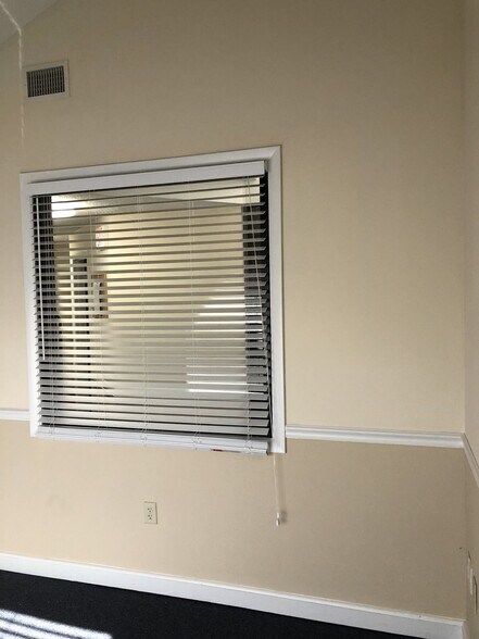 More Photos Of 1635 S Ridgewood Ave, Daytona Beach Office For Lease