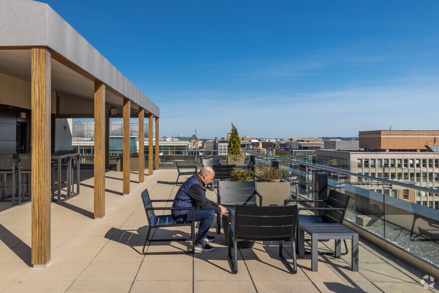 More Photos Of 1155 F St NW, Washington Office For Lease