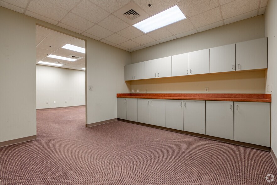 More Photos Of 105 W Capitol Ave, Little Rock Office For Sale