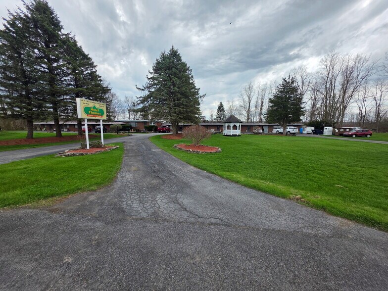 More Photos Of 2100 W Genesee Tpke, Camillus Hospitality For Sale