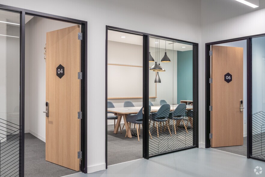 More Photos Of 1201 fannin St, Houston Coworking Space