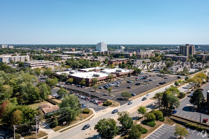 More Photos Of 1919 S Highland Ave, Lombard Unknown For Lease