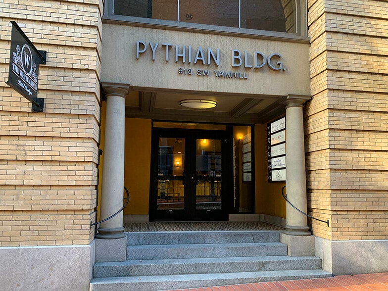 More Photos Of 918 SW Yamhill St, Portland Office For Sale