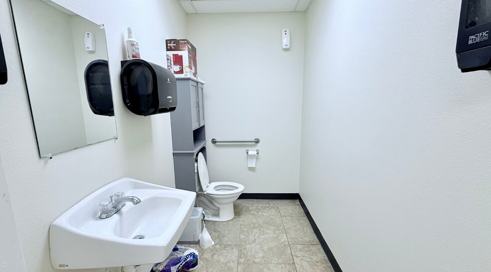 More Photos Of 8801 W County Road 127, Midland Warehouse For Lease