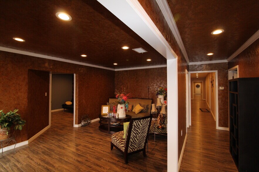 More Photos Of 1221 W University Blvd, Odessa Medical For Sale