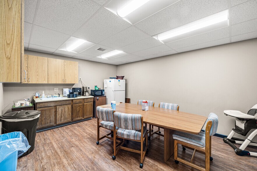 More Photos Of 2410 Grand Ave, Pueblo Office For Sale