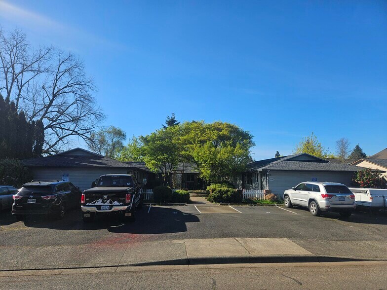More Photos Of 3118-3124 19th Pl, Forest Grove Apartments For Sale