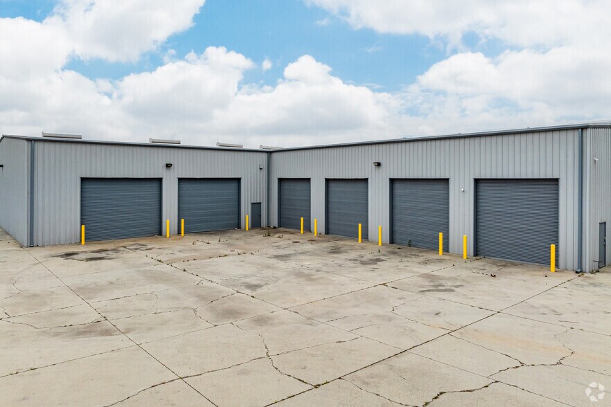 More Photos Of 5551 State St, Montclair Service For Lease