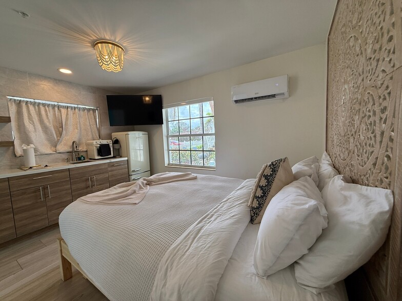 More Photos Of 2502 Tamarind Dr, Hutchinson Island Hotel For Sale