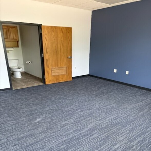 More Photos Of 12777 Abbey Rd, North Royalton Warehouse For Lease
