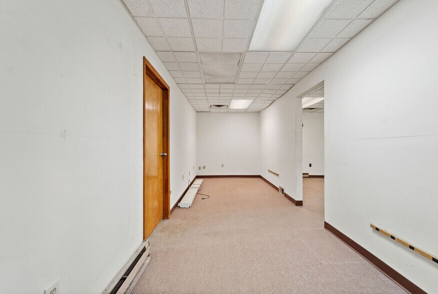 More Photos Of 104 N Duane Ave, Endicott Industrial For Lease