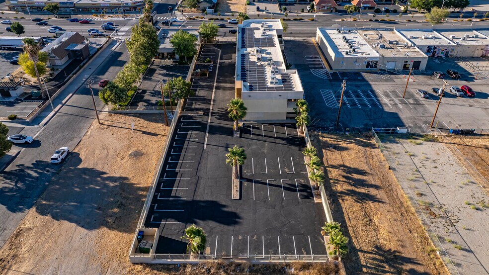 More Photos Of 301 Palmdale Blvd, Palmdale Office For Sale