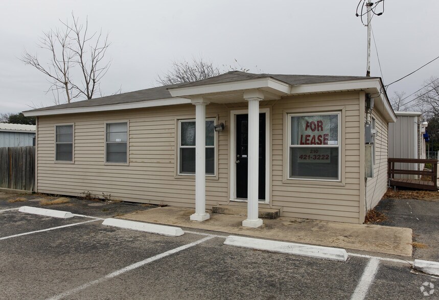 More Photos Of 100 Schertz Pky, Schertz Freestanding For Sale