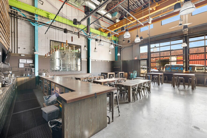 More Photos Of 215 47th St, Brooklyn Warehouse For Lease