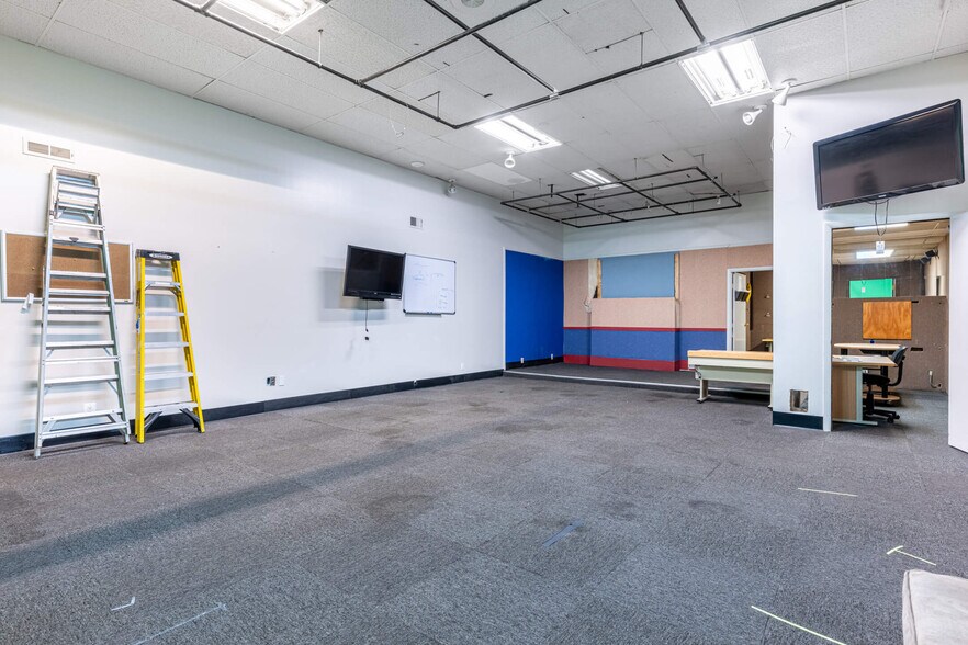 More Photos Of 6 S Smithville Rd, Dayton Office For Sale