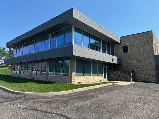 More Photos Of 6450 Sand Lake Rd, Dayton Office For Sale