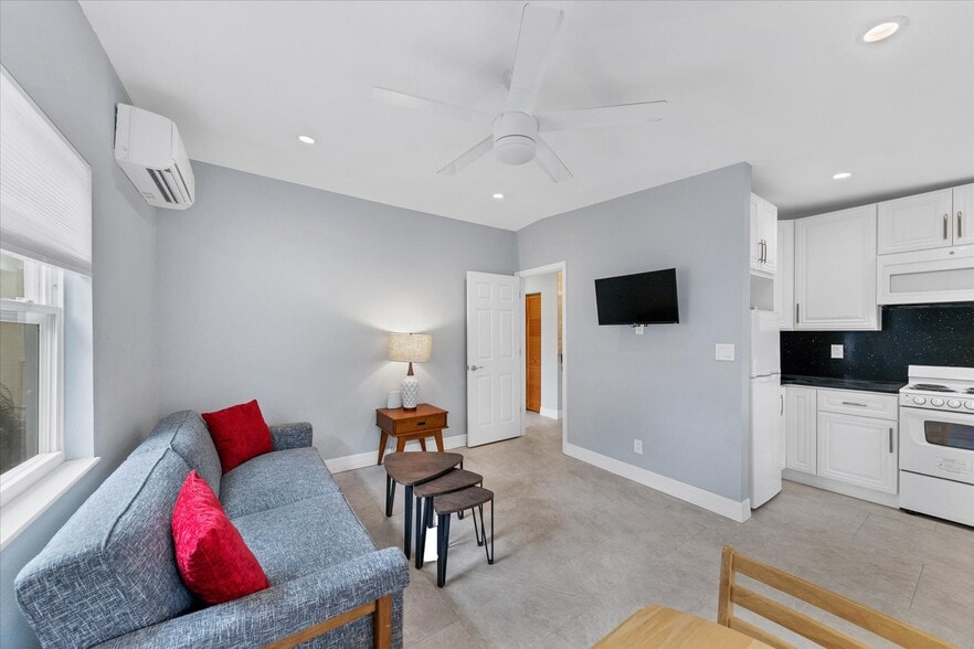 More Photos Of 1236 13th St, Sarasota Apartments For Sale