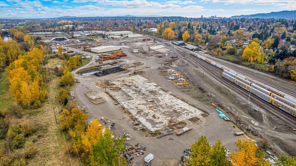 More Photos Of 10425 N Bloss Ave, Portland Land For Lease