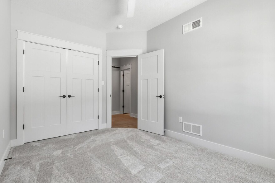 More Photos Of 100 Huselton Dr, Butler Specialty For Sale