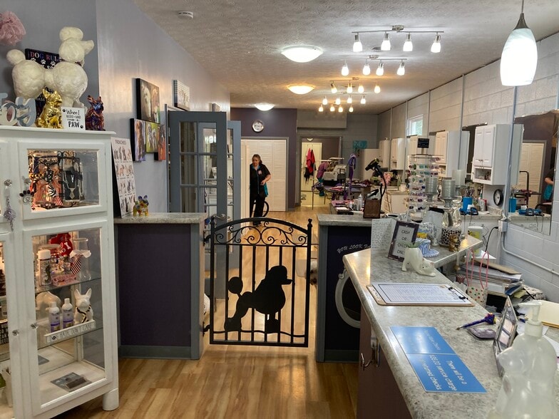 More Photos Of 5403 Western Ave, Knoxville Freestanding For Lease