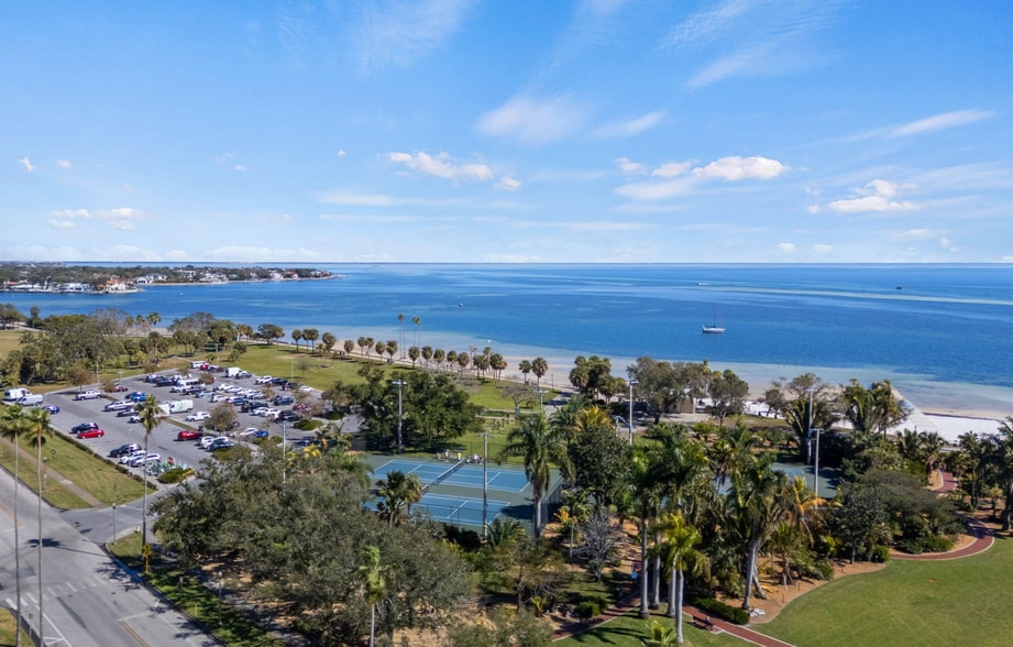 More Photos Of 1121 Beach Dr NE, Saint Petersburg Apartments For Sale