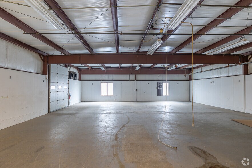 More Photos Of 500 N 8th St, Reading Warehouse For Lease