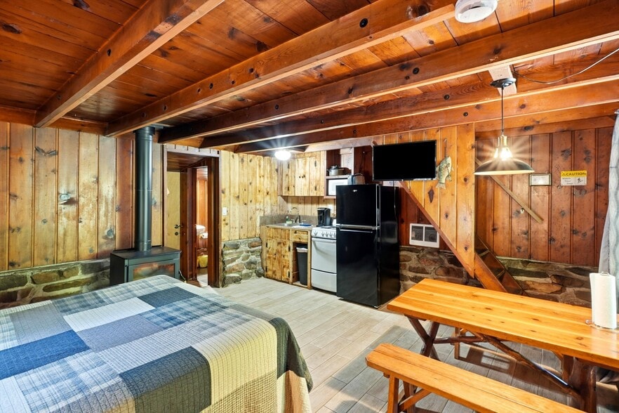 More Photos Of 1355 E Christopher Creek Loop, Payson Hotel For Sale