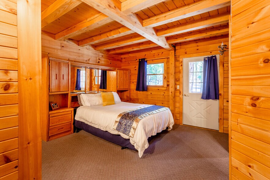 More Photos Of 500 Dodge Ridge Rd, Pinecrest Hotel For Sale