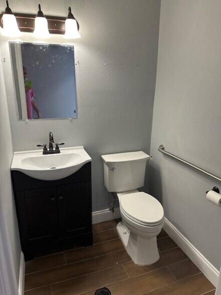 More Photos Of 5120 Manatee Ave, Bradenton Unknown For Lease