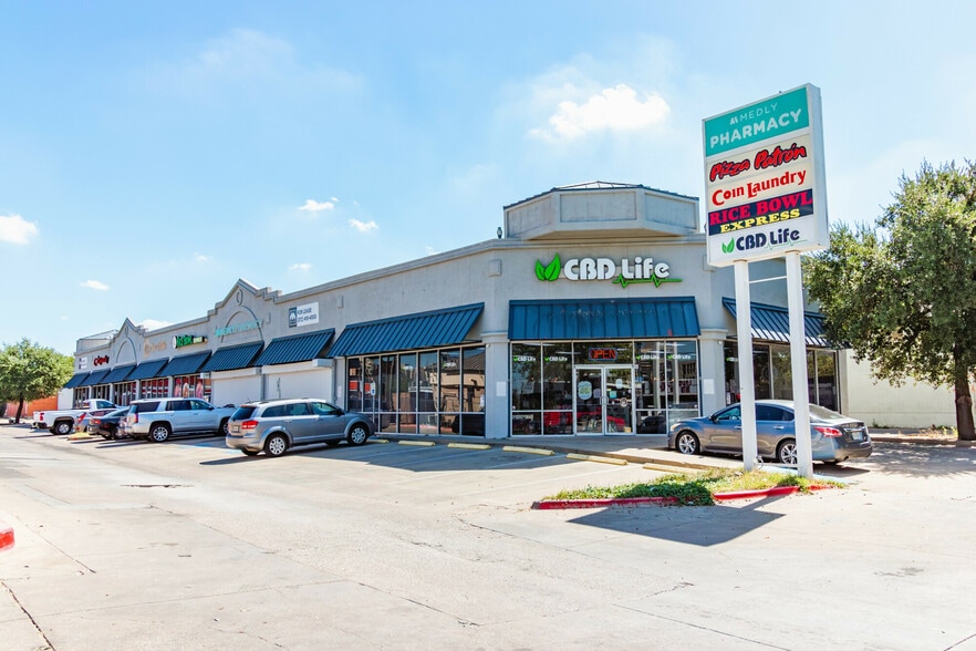 Primary Photo Of 5626 Maple Ave, Dallas Unknown For Lease
