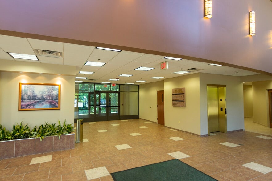 More Photos Of 3836 Quakerbridge Rd, Hamilton Unknown For Lease