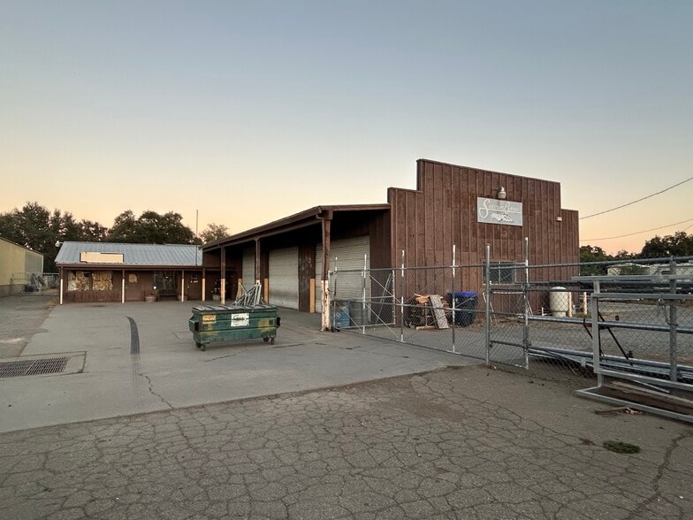 More Photos Of 13530 Saint Marys Ave, Red Bluff Industrial For Sale