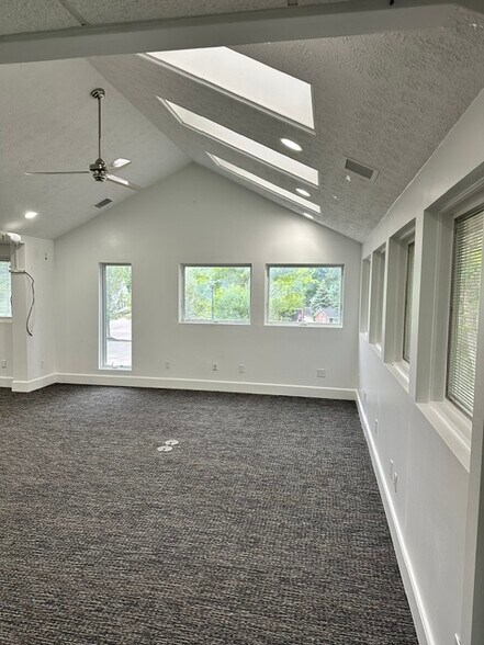 More Photos Of 656 Kreag Rd, Pittsford Office For Lease