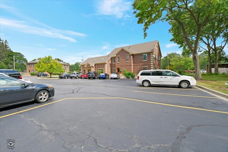 More Photos Of 1155 S Washington St, Naperville Loft Creative Space For Lease