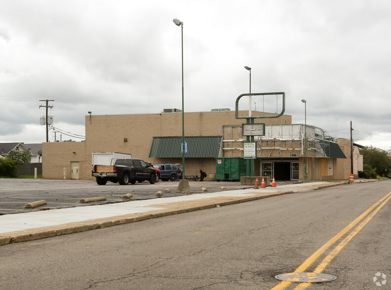 Primary Photo Of 1308 Harrison Ave SW, Canton General Retail For Lease