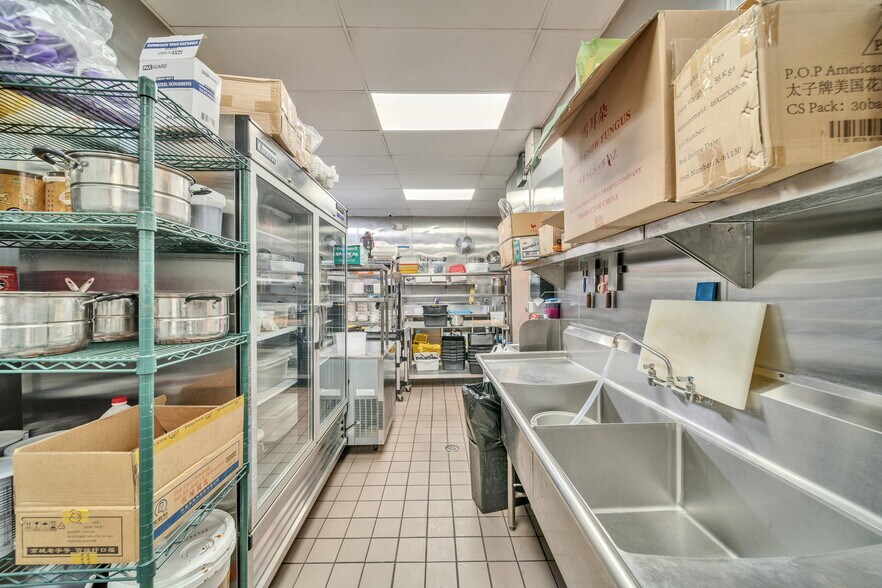 More Photos Of 14520 Newport Ave, Tustin General Retail For Lease