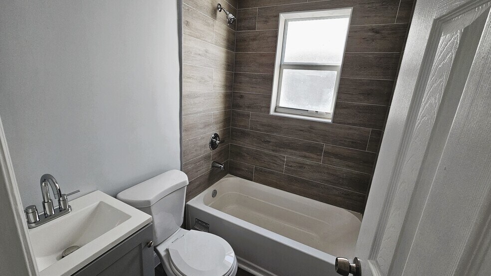 More Photos Of 1142 SW 4th St, Miami Apartments For Sale