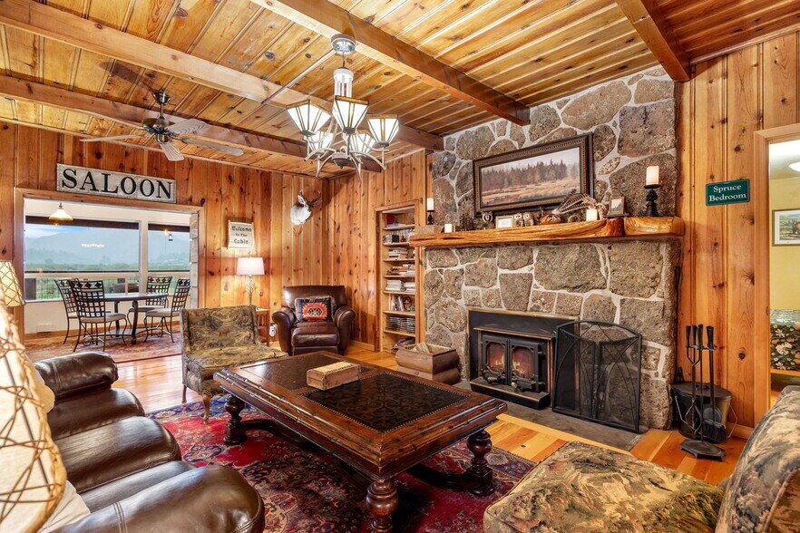 More Photos Of 140 Main St, Greer Specialty For Sale