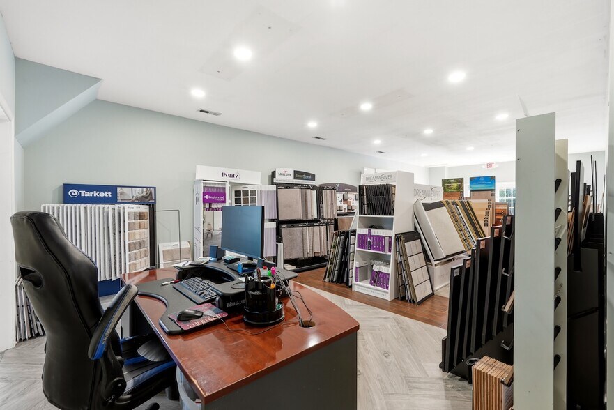 More Photos Of 864 Kingswood Dr, Conway Flex For Sale