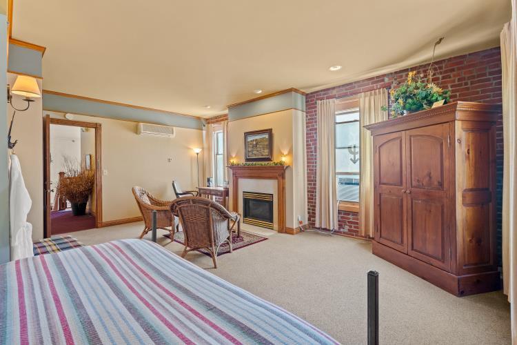 More Photos Of 215 Broadway St, Cottonwood Falls Hotel For Sale