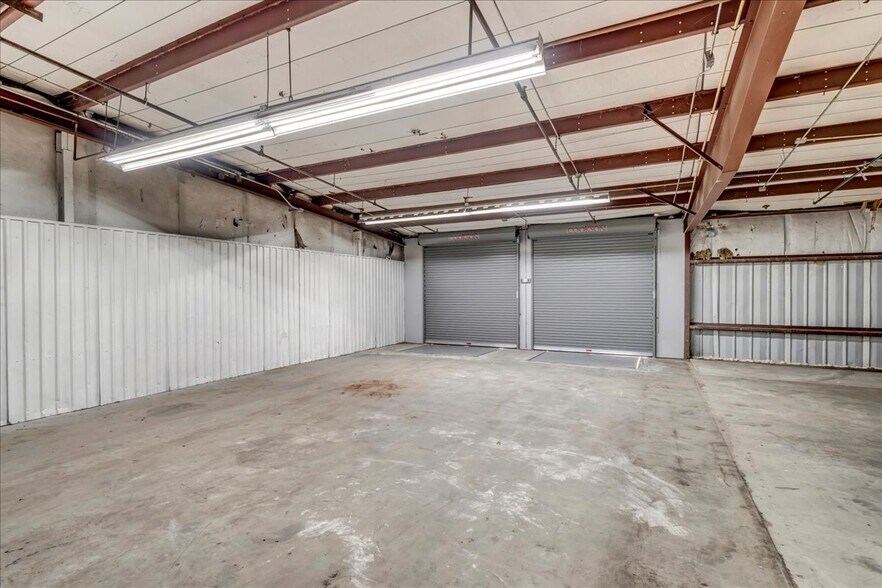 More Photos Of 206 Mathews St, Barnesville Distribution For Lease