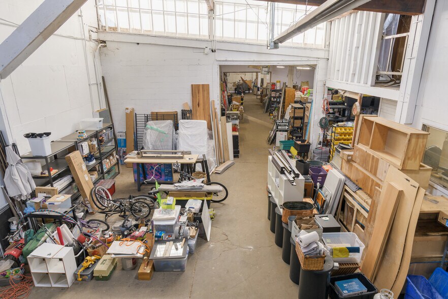 More Photos Of 2150 Cross St, Eugene Service For Lease