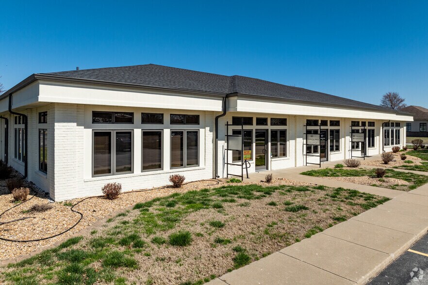 More Photos Of 1655 Enterprise Ave, Springfield Loft Creative Space For Lease